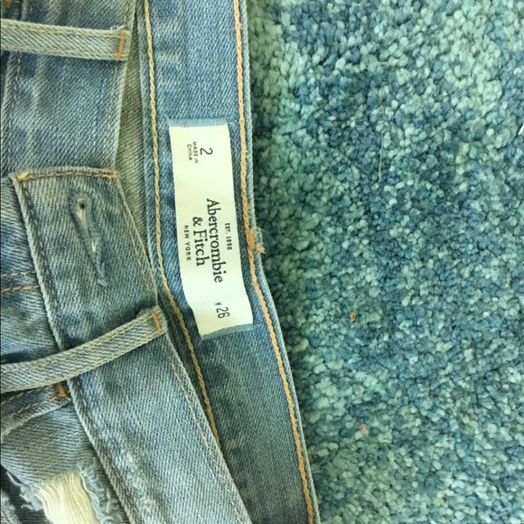 Light denim high rise distressed frayed shorts - Picture 3 of 3